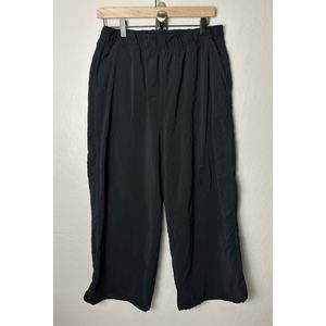 Title Nine Dark Cropped Pants